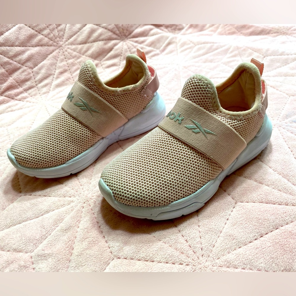 Girls size 8 pink Reebok sneakers